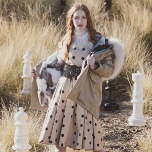 OZLANA AU 时尚皮草大衣 卡其色外壳经典银狐狸毛 AU192059