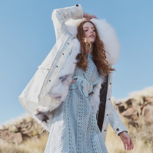 OZLANA AU 时尚皮草大衣 白色星星迷彩外壳经典十字狐 AU192067